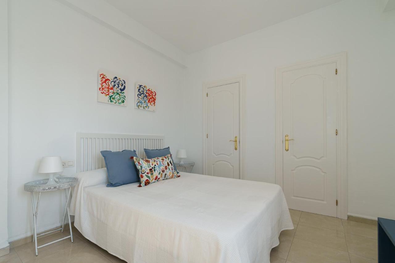 Maisuit Apartment Malaga City Center Екстериор снимка